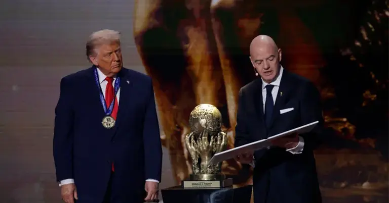 মার্কিন প্রেসিডেন্ট ডোনাল্ড ট্রাম্প ও ফিফা সভাপতি জিয়ান্নি ইনফান্তিনো।